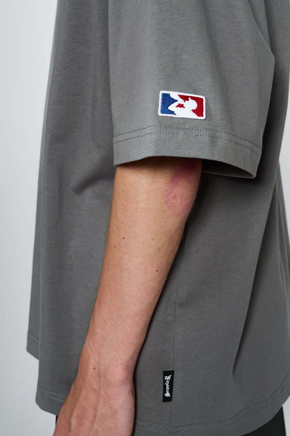PYTHON IRON LOGO TEE